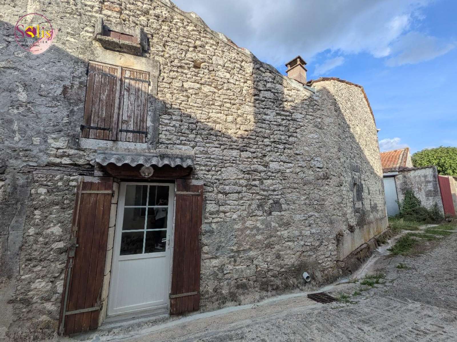 Maison 4 pièces 160 m² · à Salignac-sur-Charente · 160 m² · 48 000 €